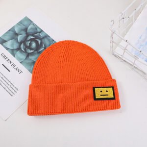 Sombrero de lana con etiqueta de cara sonriente simple-naranja
