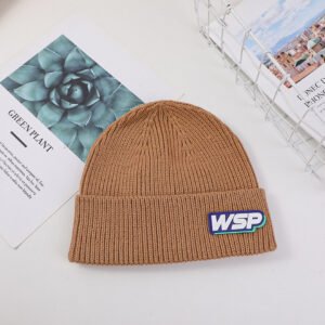Sombrero de lana con etiqueta WSP con letra simple - caqui