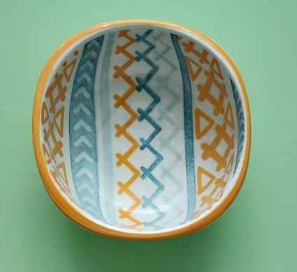 Orquídea geométrica plato de cuatro caras