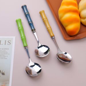 Cuchara redonda de acero inoxidable con mango de cerámica de junta de bambú