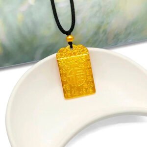 Collar con colgante de personaje Fu