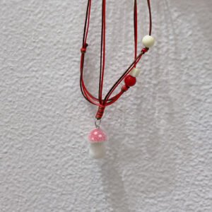 Colgante de cordón rojo de seta de flocos