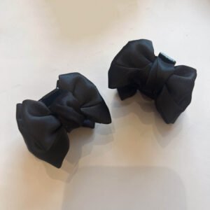 Peineta de cabello negro con diamantes
