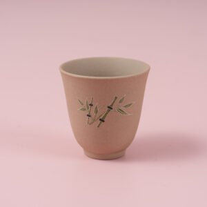 Taza de té de cerámica áspera sobre pedestal - Diseño de patrón