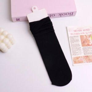 Medias de mujer holgadas con ribetes negros