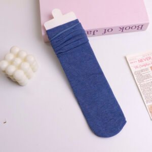 Medias de mujer holgadas con ribetes azules