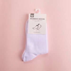 Medias blancas para mujeres hasta la rodilla